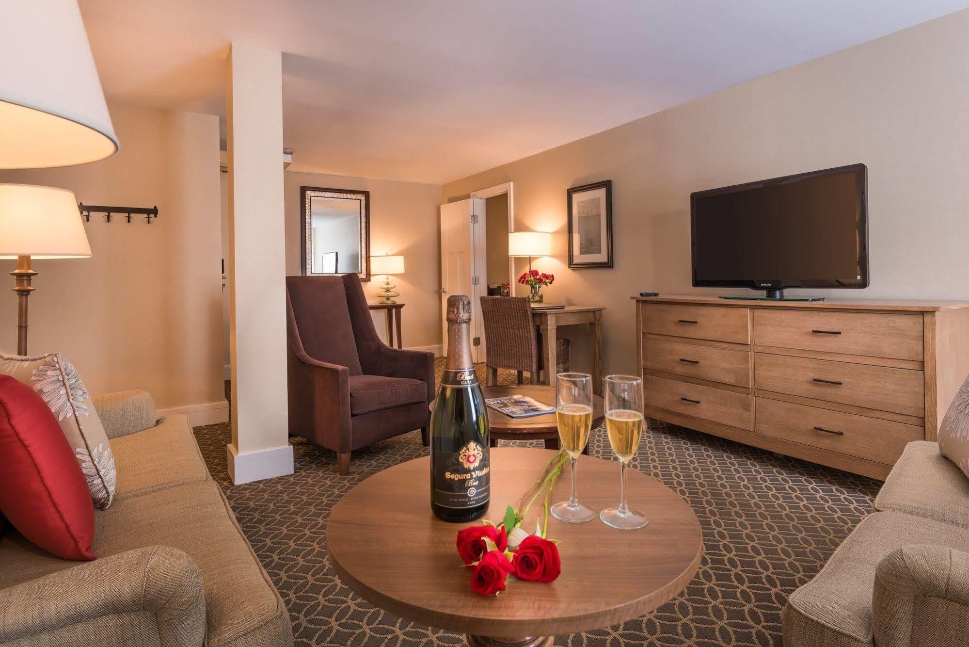 The Westport Inn, An Ascend Hotel Collection Member Extérieur photo